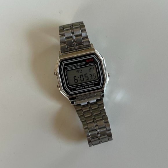 Y2K 2000s vintage retro silver waterproof stainless steel digital watch - Picture 4 of 7